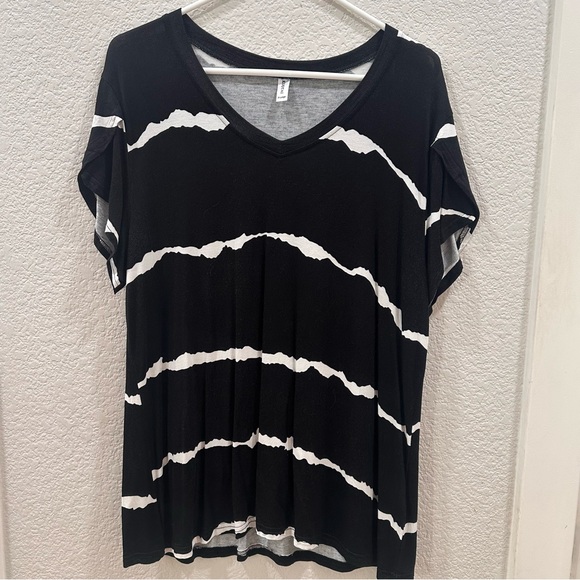 Tops - Black and White Striped Women's Top size XL